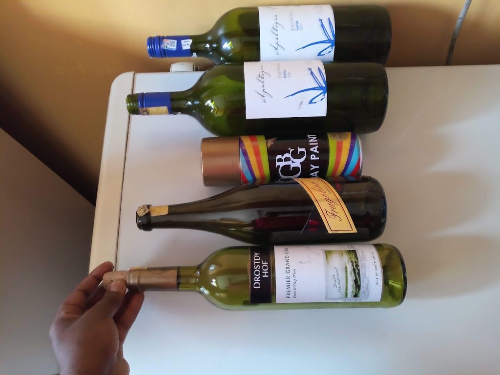 diy wine bottle decor