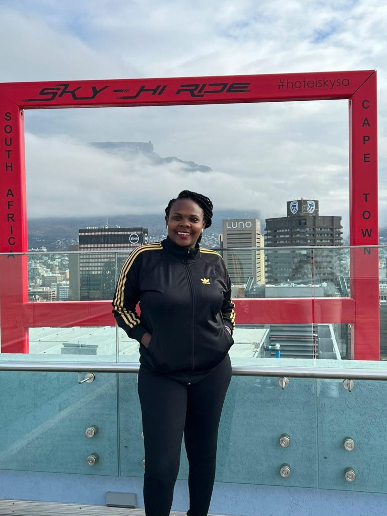 A picture of Cape Town Sky Scrappers. Fun and Affordable activities to do in Cape Town, South Africa.
SKYLINE view of the skyscrapers behnd the drop tower.